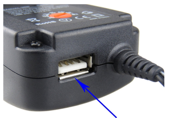 Universal Netzteil Usb 1A Ac/Dc 3V 4,5V 5V 6V 7,5V 9V 12V+5V
